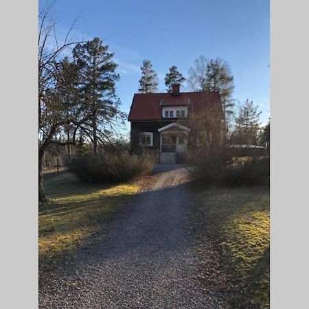 Egen Villa Pa Islandshastgard Riddarhyttan Exterior foto